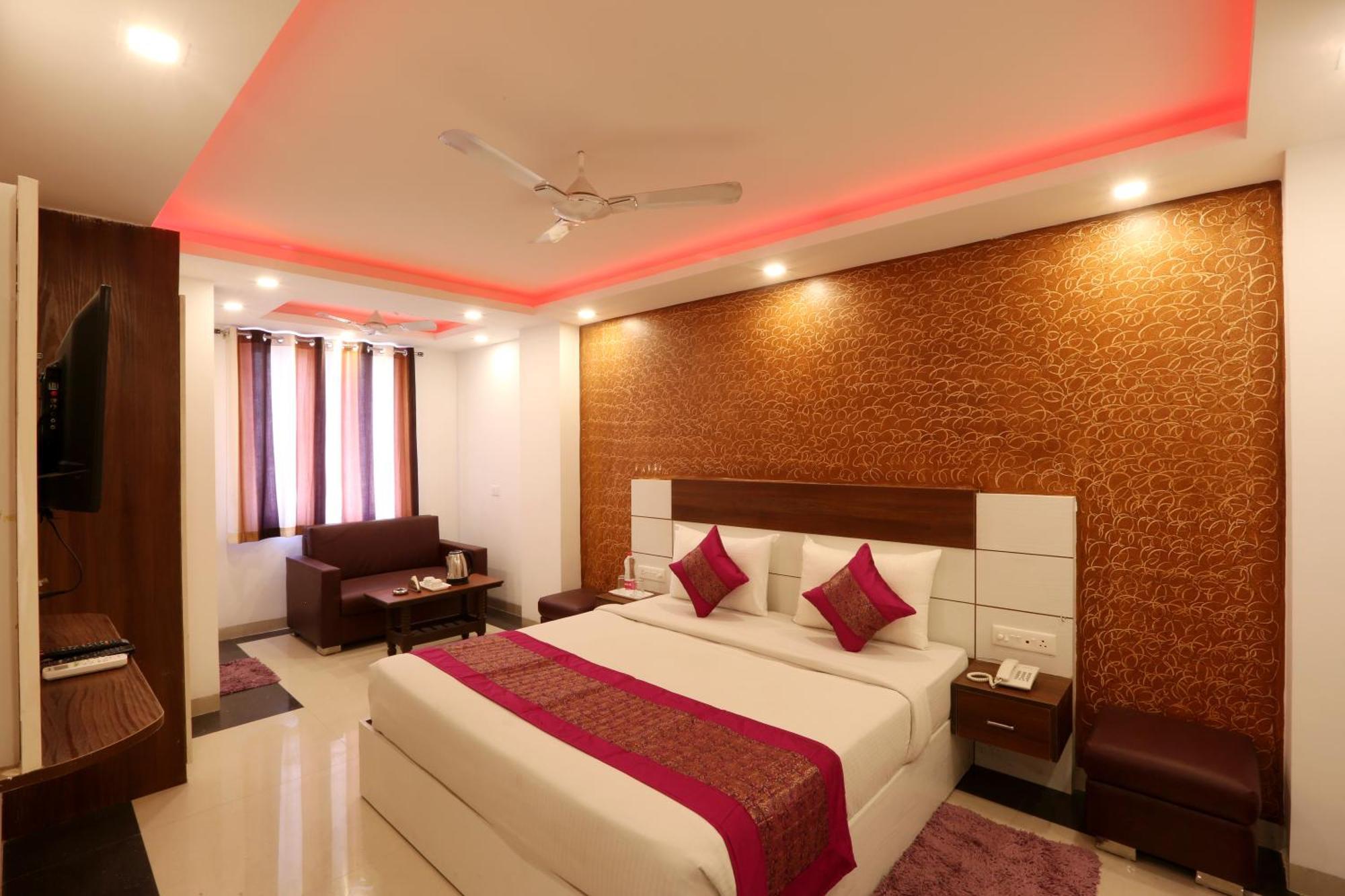 Hotel View - Near Delhi Airport 3*