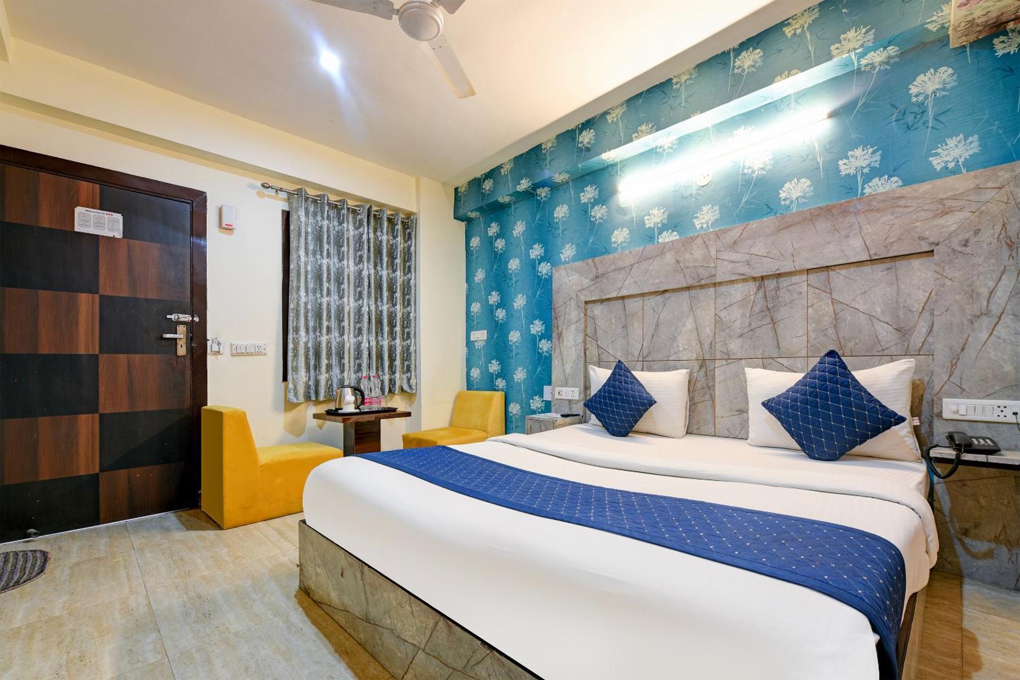 Hotel View - Near Delhi Airport 3*