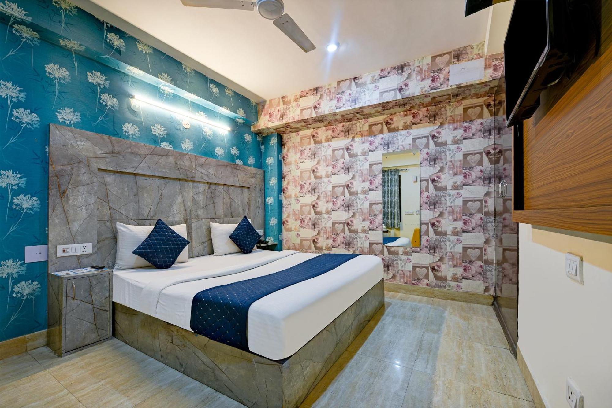 Hotel View - Near Delhi Airport 3*